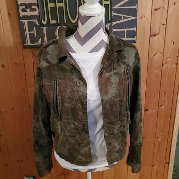 Jacket - Picture 1 of 3